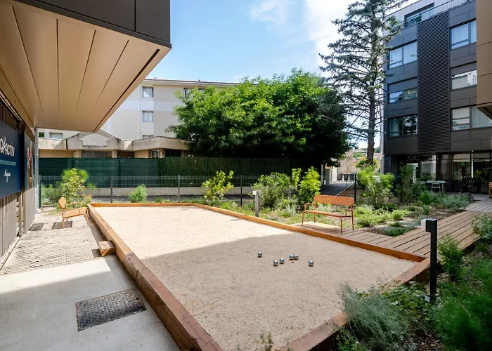 Hôtel de l'aéroport: Résidence Services Oh Activ Avignon